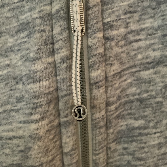 Lululemon Scuba Hoodie. Front zipper, gray. Sz:6 - Picture 6 of 16